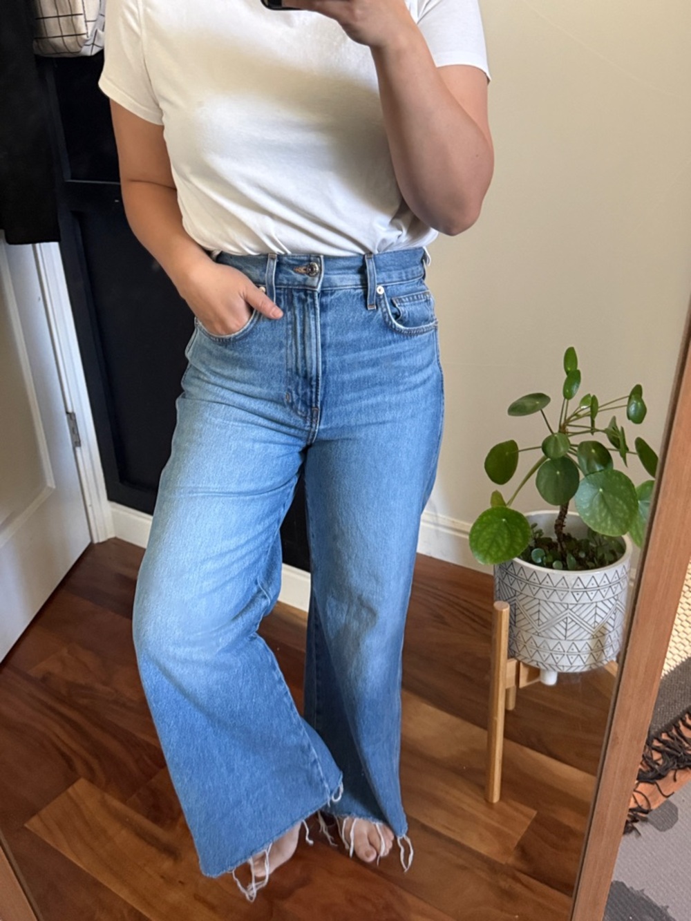 Veronica Beard Taylor Cropped High Rise Wide Leg Jean in Enough Said. Size 27 - Picture 9 of 10